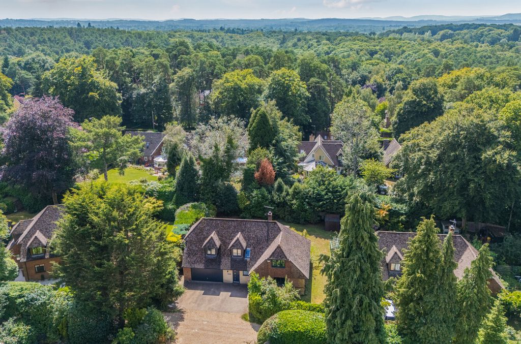 Property photo 1 of 36 1334867-5-68960Bc...