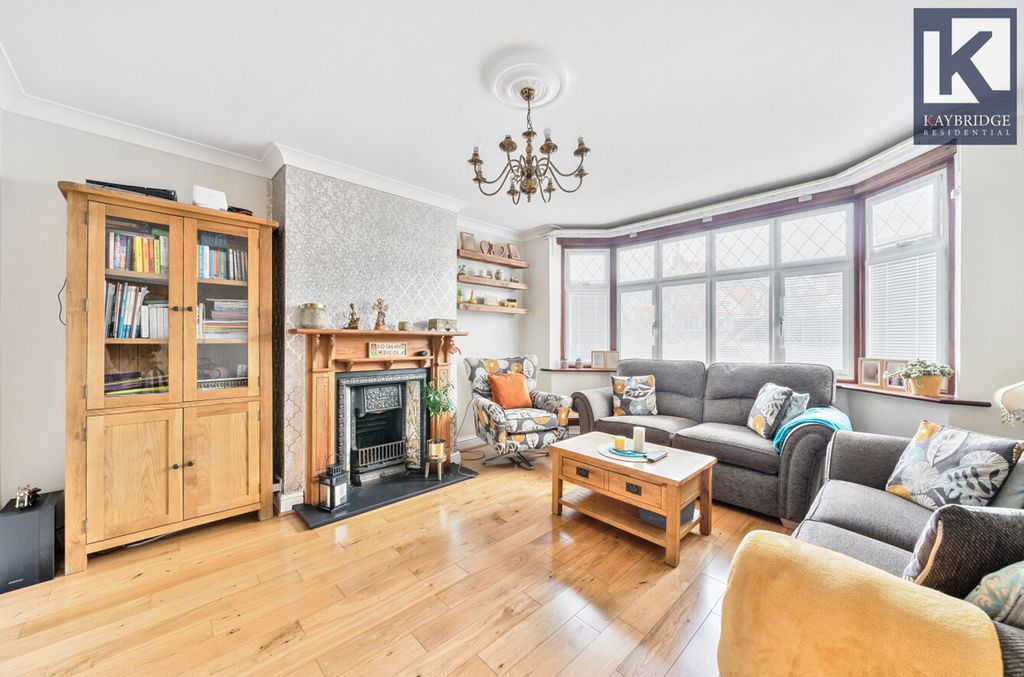 Property photo 3 of 18 Seaforth Gardens, Epsom - Kt19 0Lp