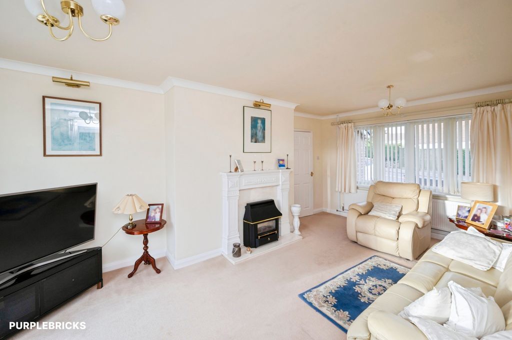 Property photo 2 of 25