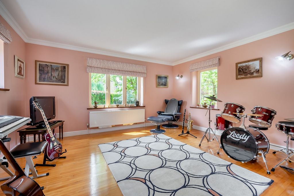 Additional image 10 of 5 bed detached house for saleHigh Street South, Tiffield, Towcester Northamptonshire NN12