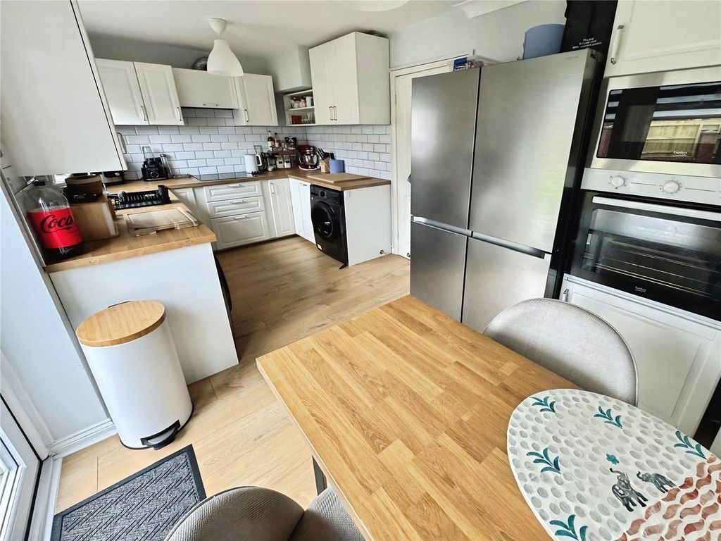 Property photo 3 of 12 Picture No. 10