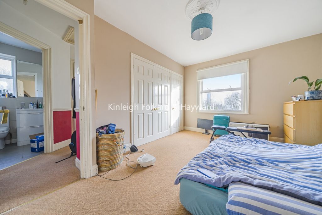Property photo 2 of 6 60c9d2A8-14A6-4625-8