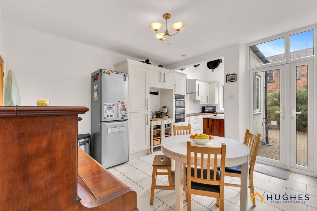 Property photo 3 of 35