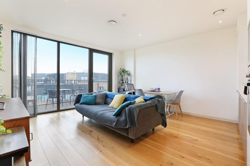 Property photo 2 of 18 Ach_1890 (1).Jpg