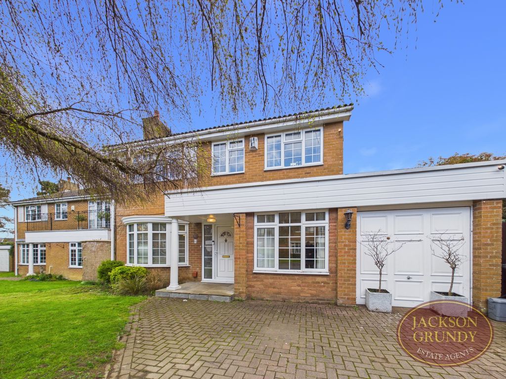 Property photo 1 of 20 Hall Close