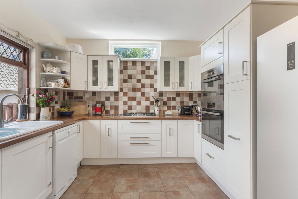 Property photo 2 of 36 Kitchen