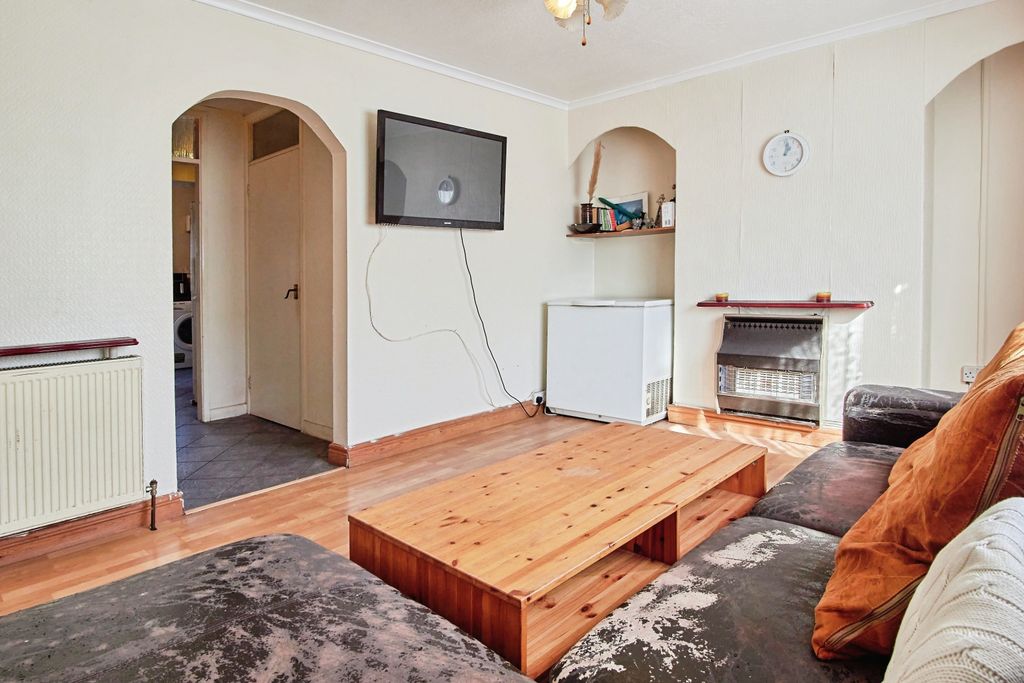 Property photo 3 of 15