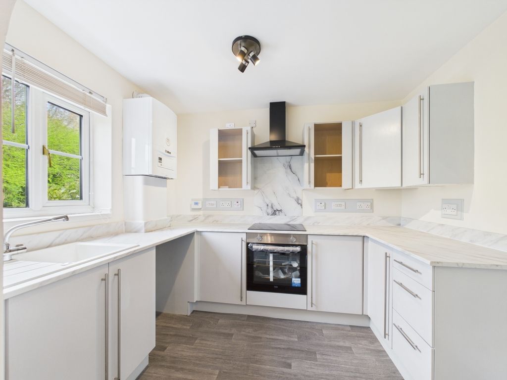 Property photo 2 of 10 Kitchen