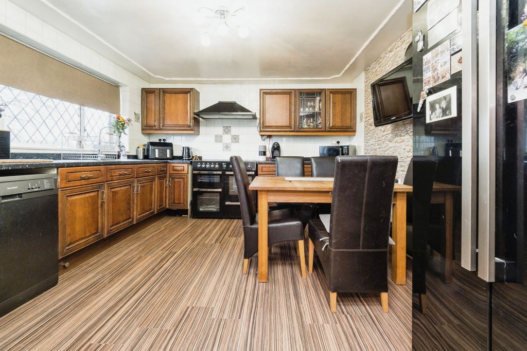 Property photo 3 of 17 _1219000