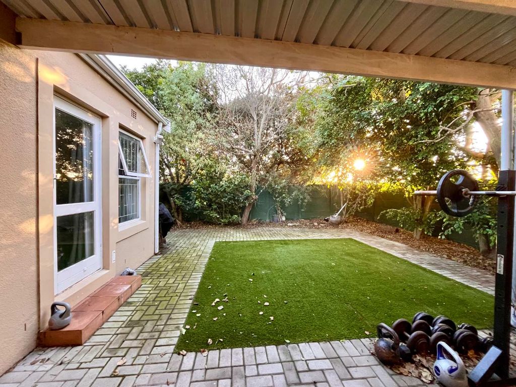 Property photo 2 of 40
