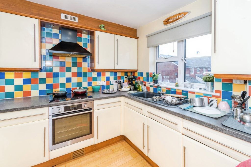 Property photo 2 of 12 Pbox-Img.Jpg