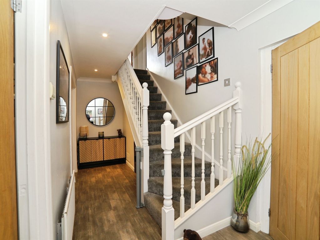 Property photo 3 of 34