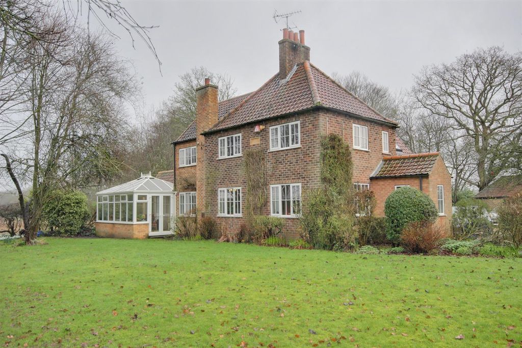 Property photo 1 of 36 Img_0106-Img_0108_Lzn.Jpg