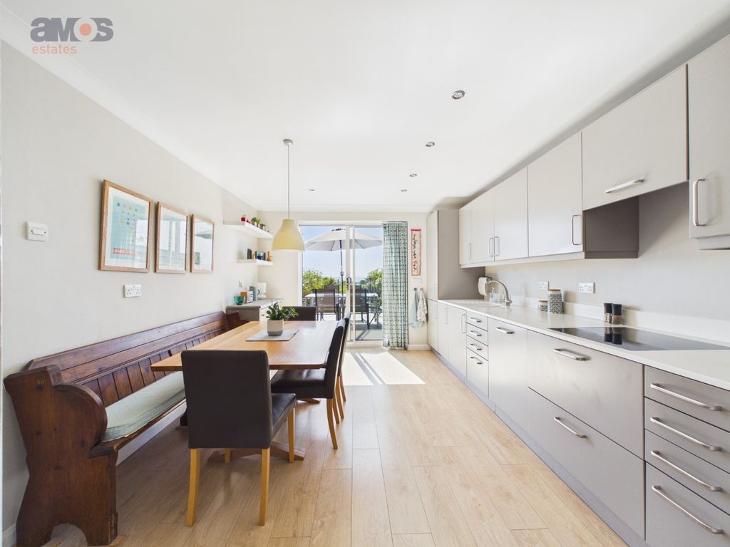 Property photo 2 of 27 4895194