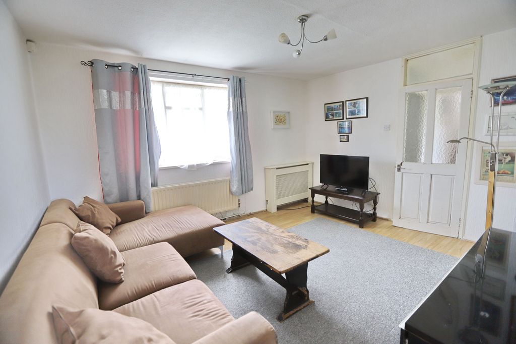 Property photo 2 of 12