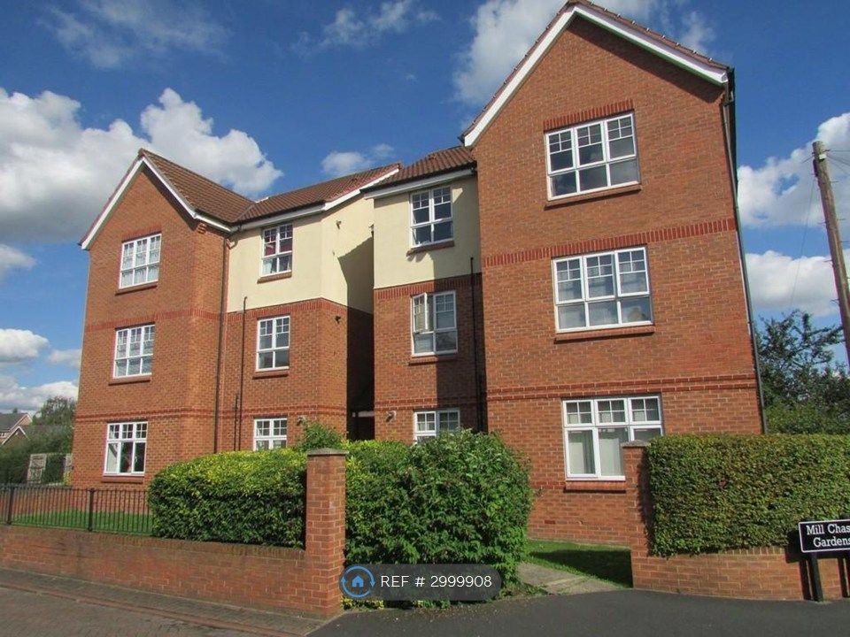 Property photo 1 of 7 Mill Chase Gardens