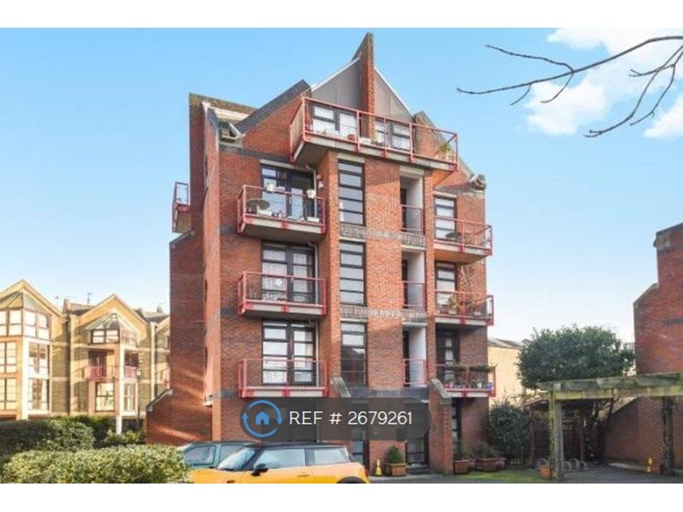 Property photo 1 of 8