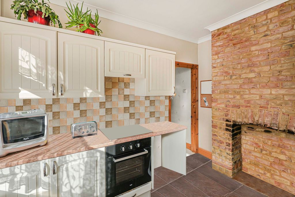 Property photo 3 of 16