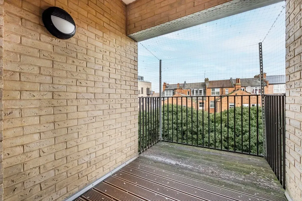 Property photo 3 of 9 Balcony