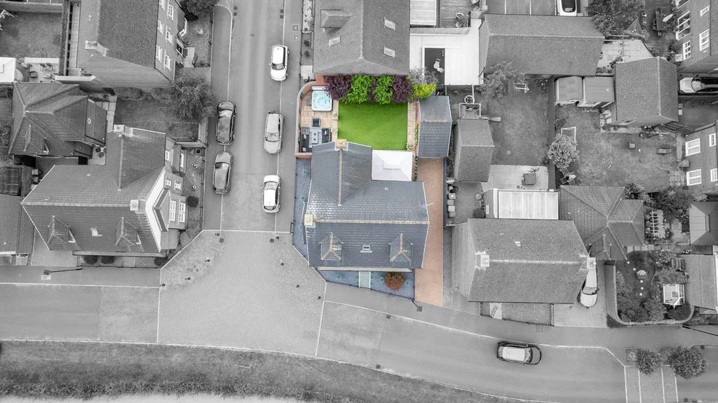 Property photo 2 of 50