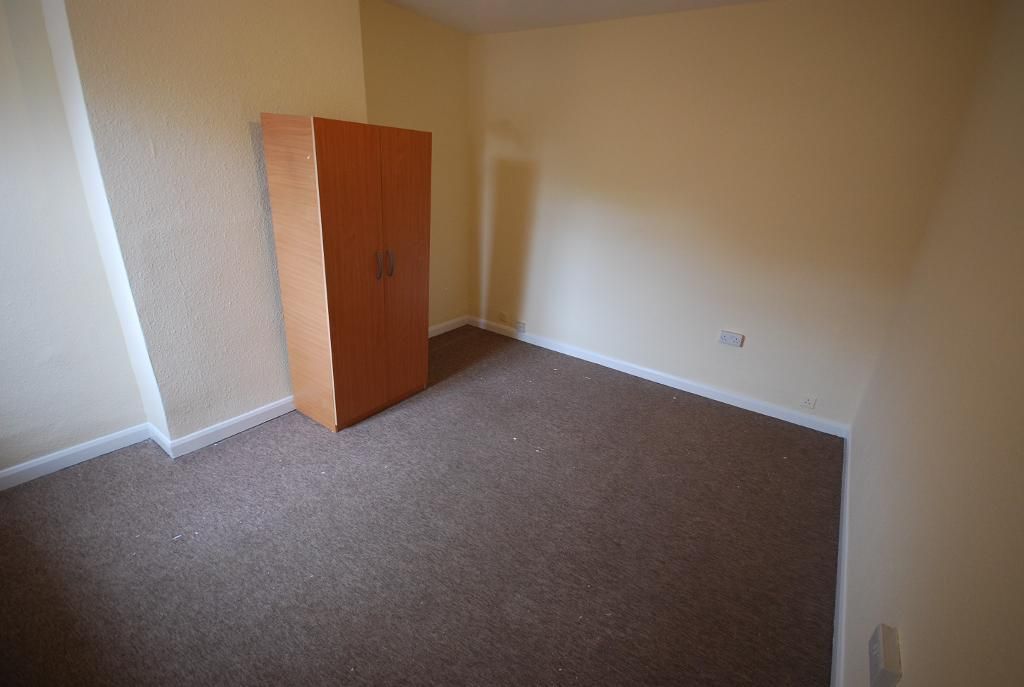 Property photo 3 of 6 Bedroom 1