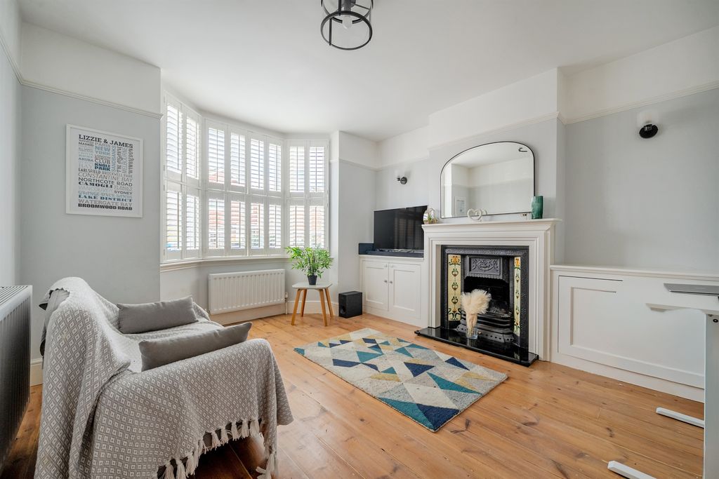 Property photo 2 of 12