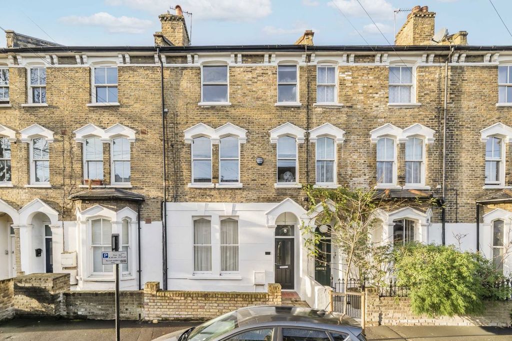 Property photo 1 of 8