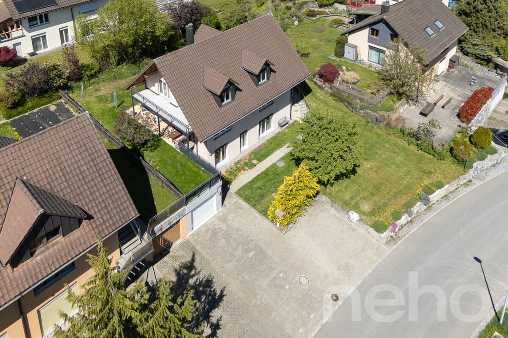 Property photo 3 of 12