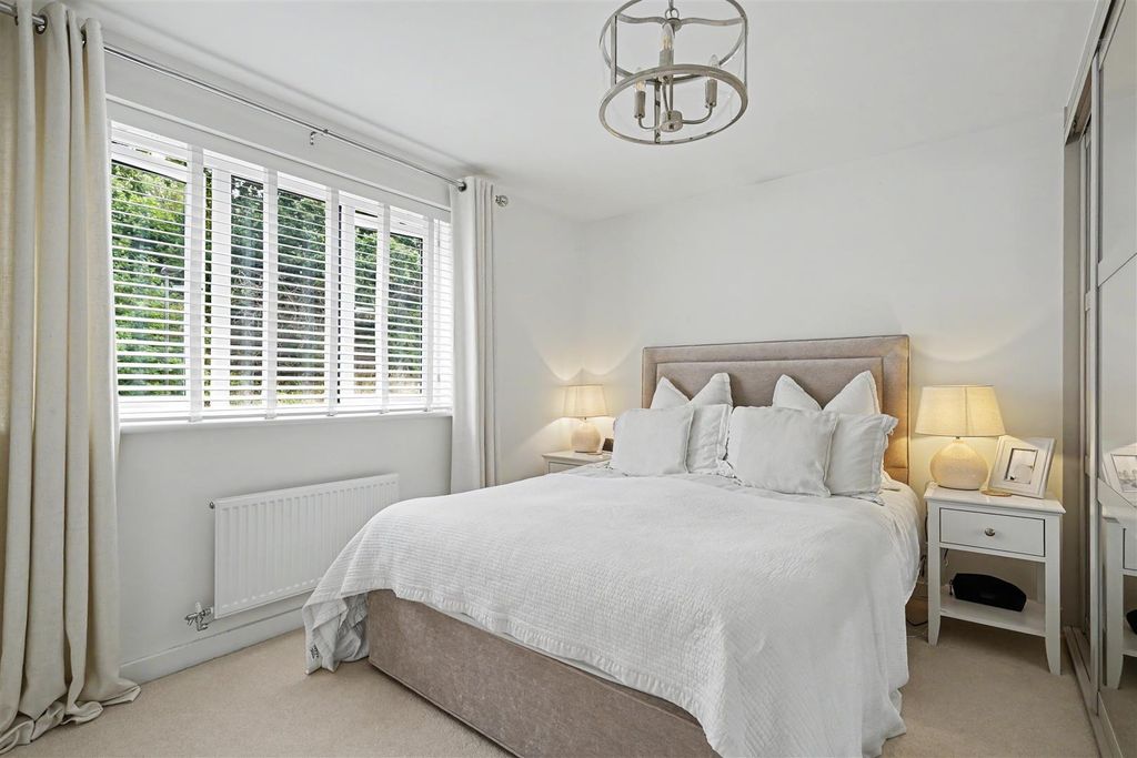 Property photo 3 of 29 71 Slater Bed 1 2.Jpg