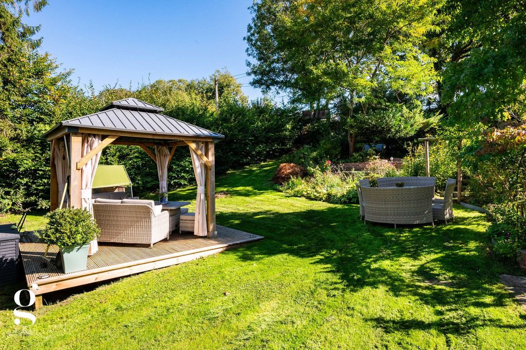 Property photo 2 of 48