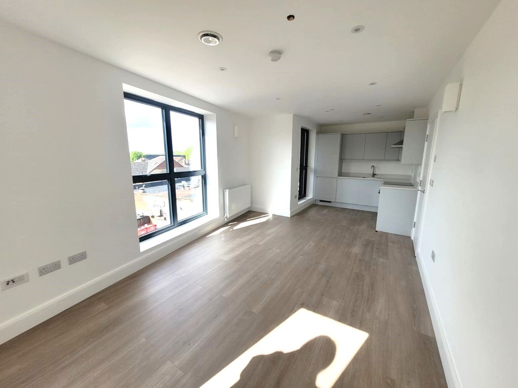 Property photo 3 of 9 Bedroom