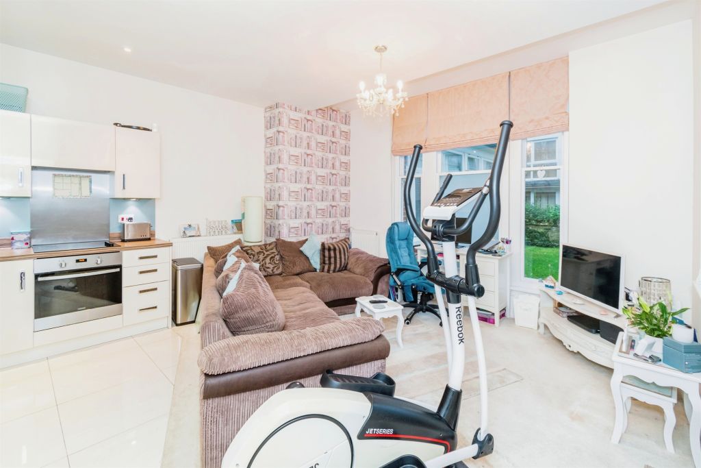 Property photo 3 of 12