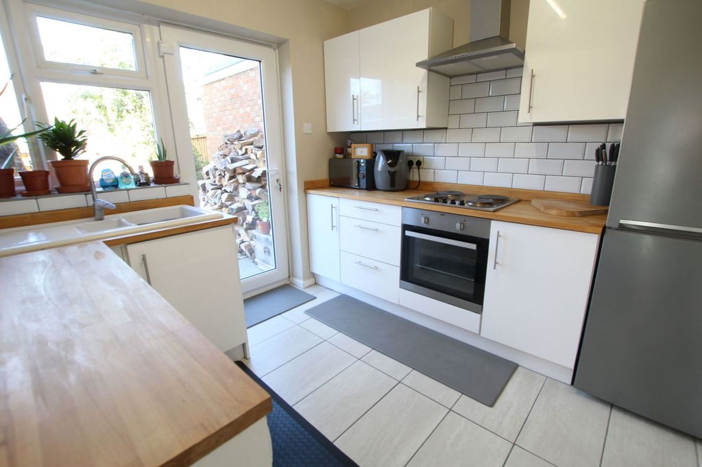 Property photo 3 of 14