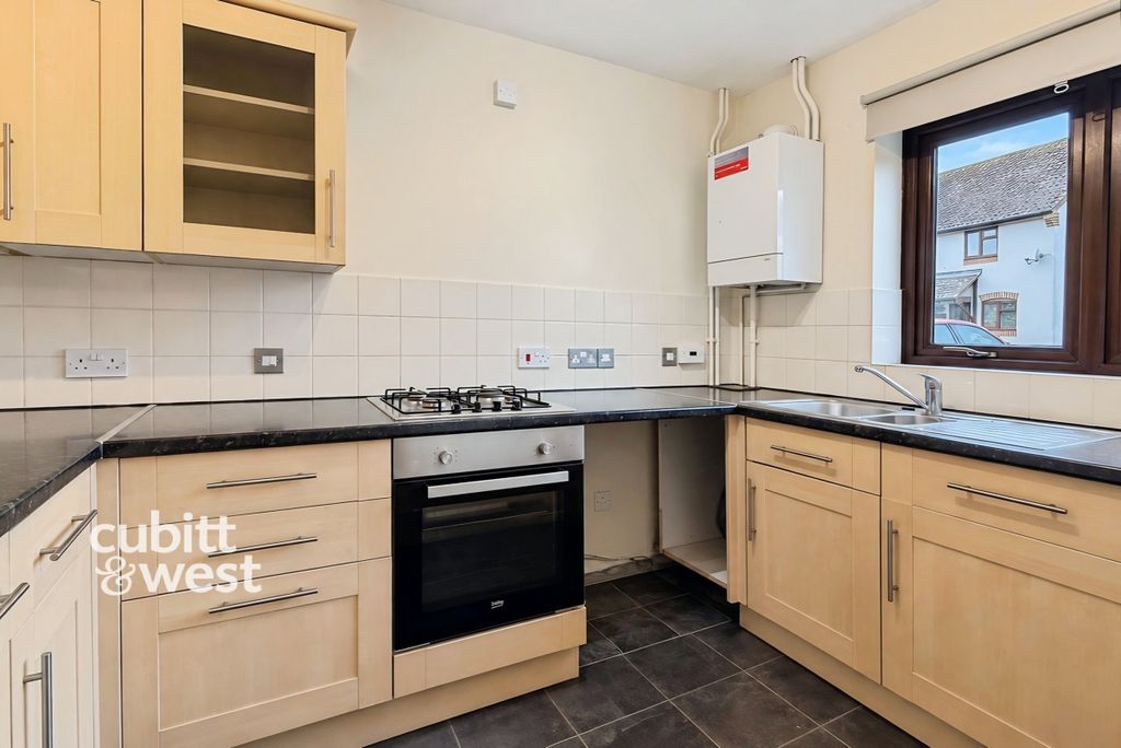 Property photo 2 of 11 E865Ac1B-46Bdf52D...