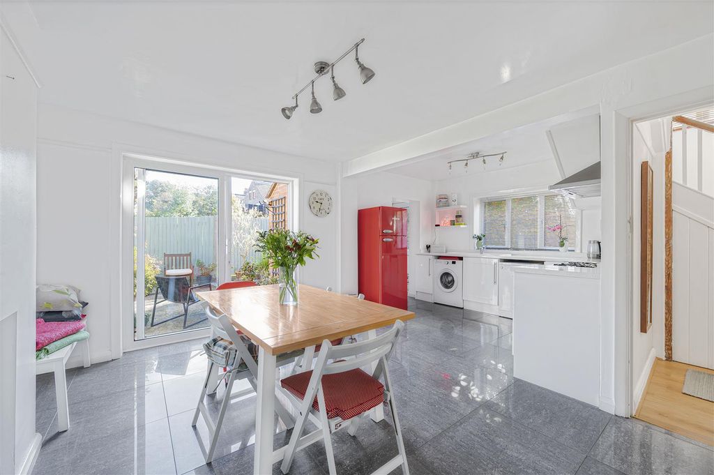 Property photo 3 of 18 Kitchen/Dining Room