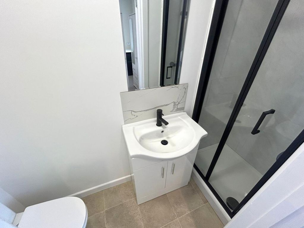 Property photo 2 of 5 Bathroom