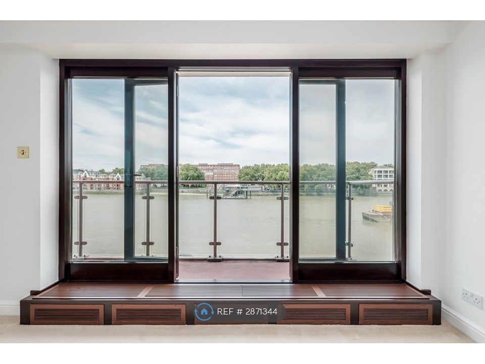 Property photo 1 of 34 Sliding Balcony Doors To The Front Balcony