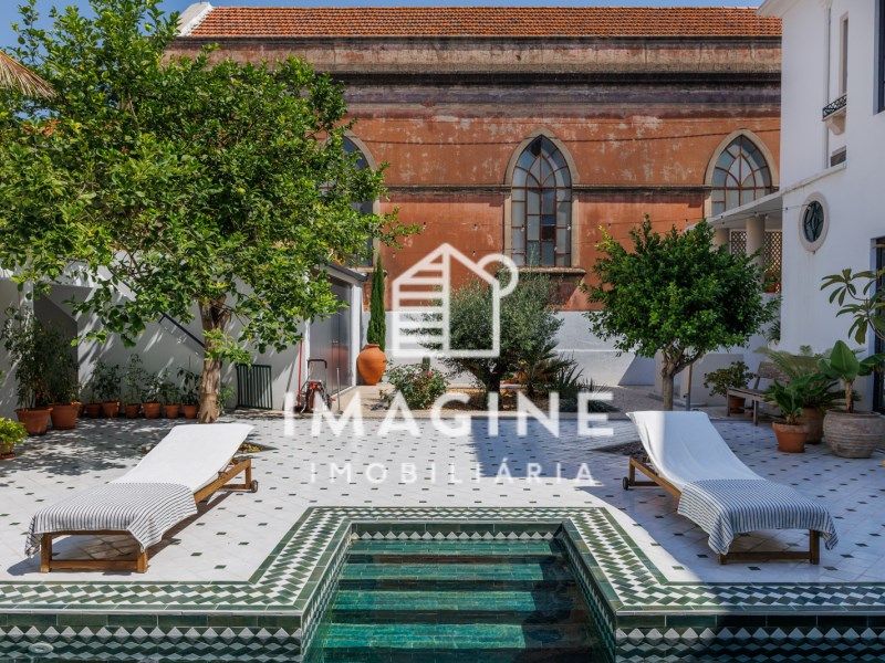 Property photo 2 of 32