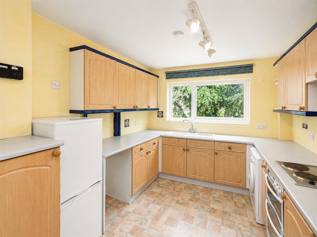 Property photo 3 of 12 Coopers Estate Agents