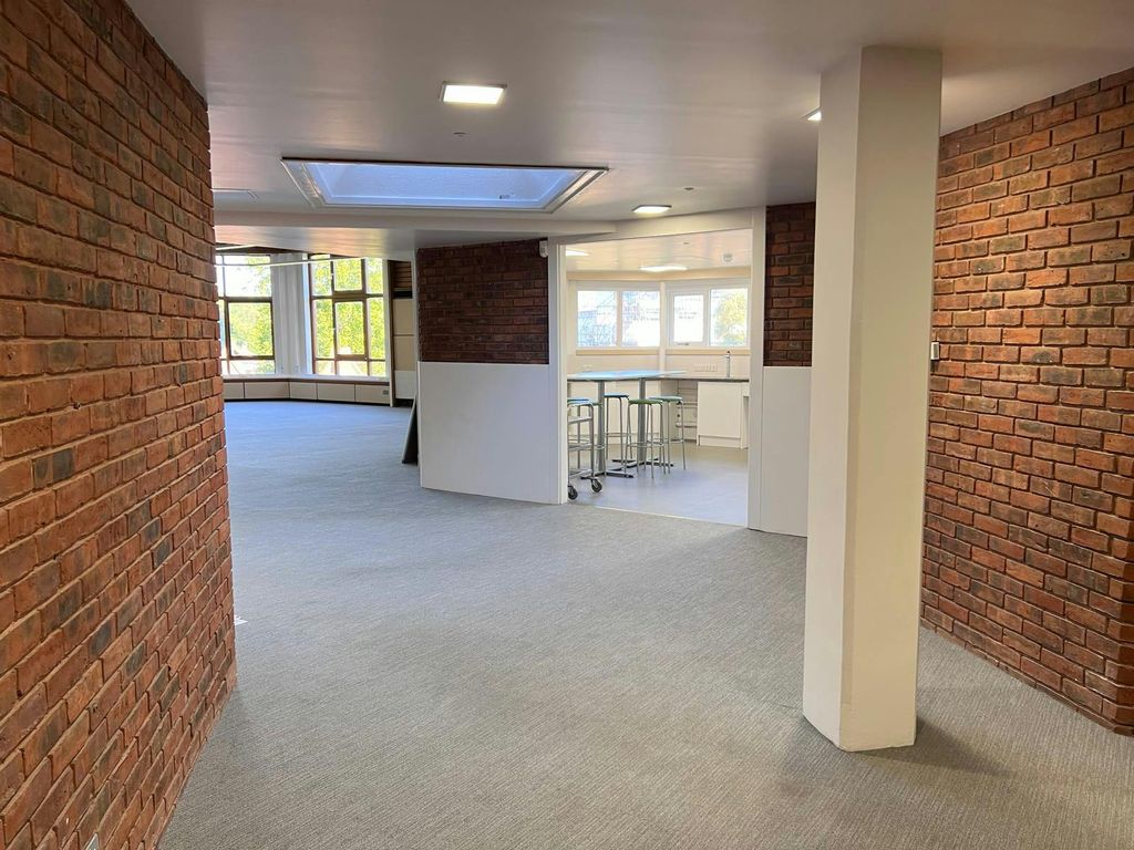 Property photo 3 of 13 Photo20250910141120 4.Jpg