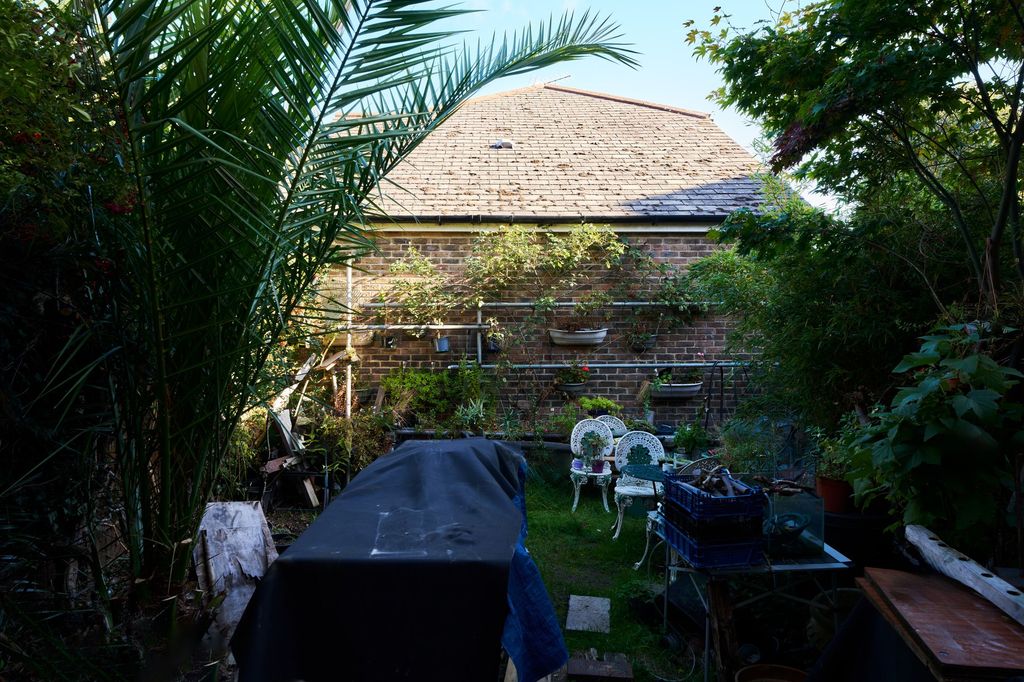 Property photo 3 of 12 Fremont Street E9