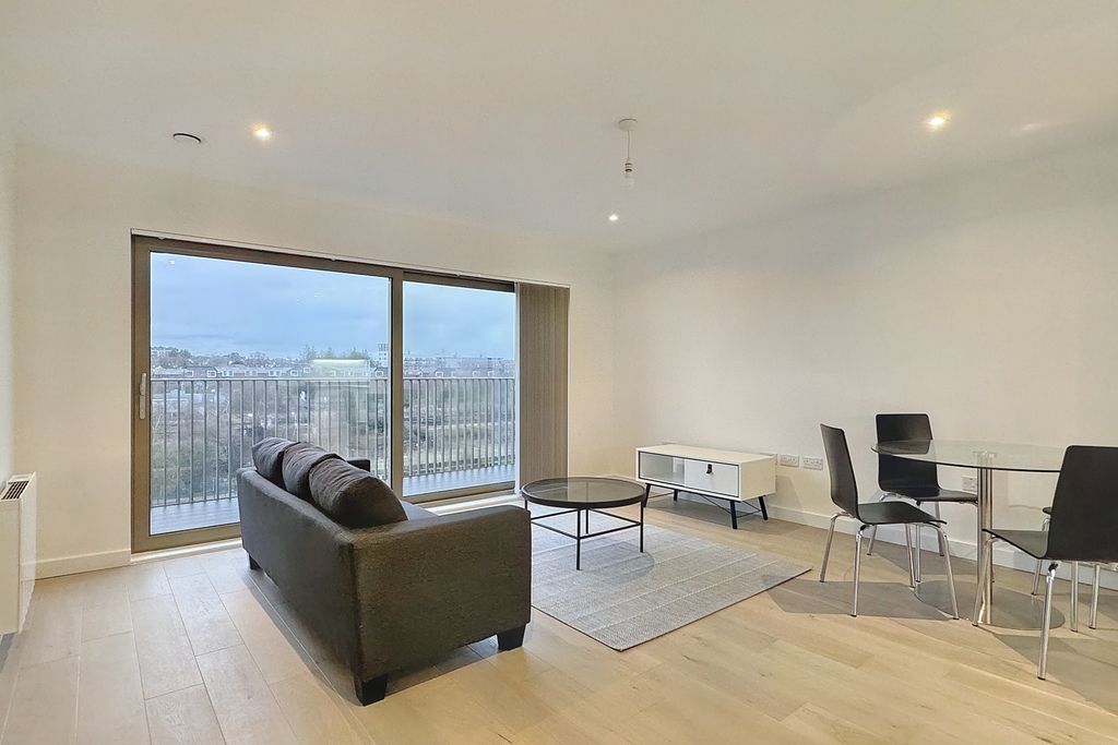 Property photo 3 of 10