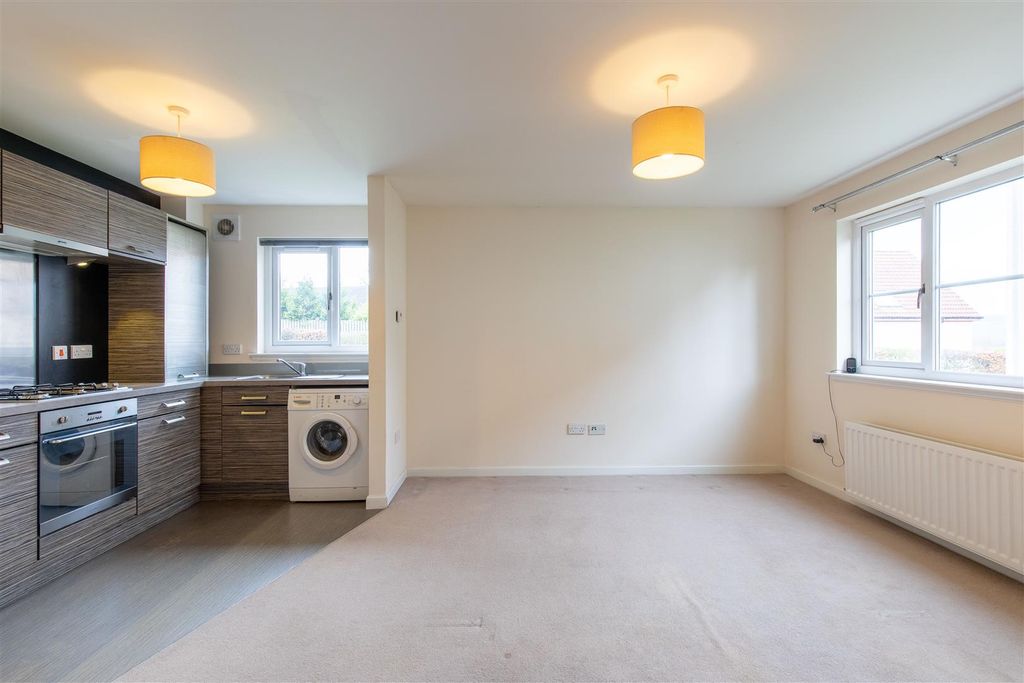Property photo 2 of 18 S02.Jpg
