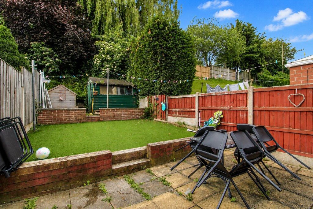 Property photo 2 of 9 Outside