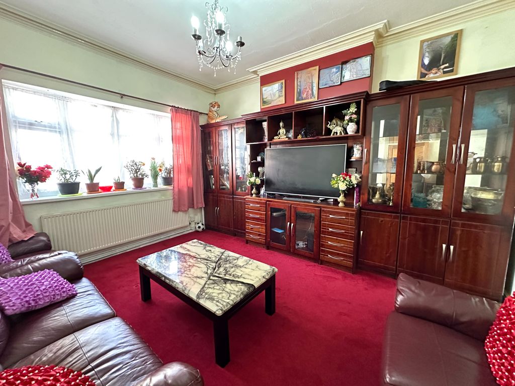 Property photo 2 of 18