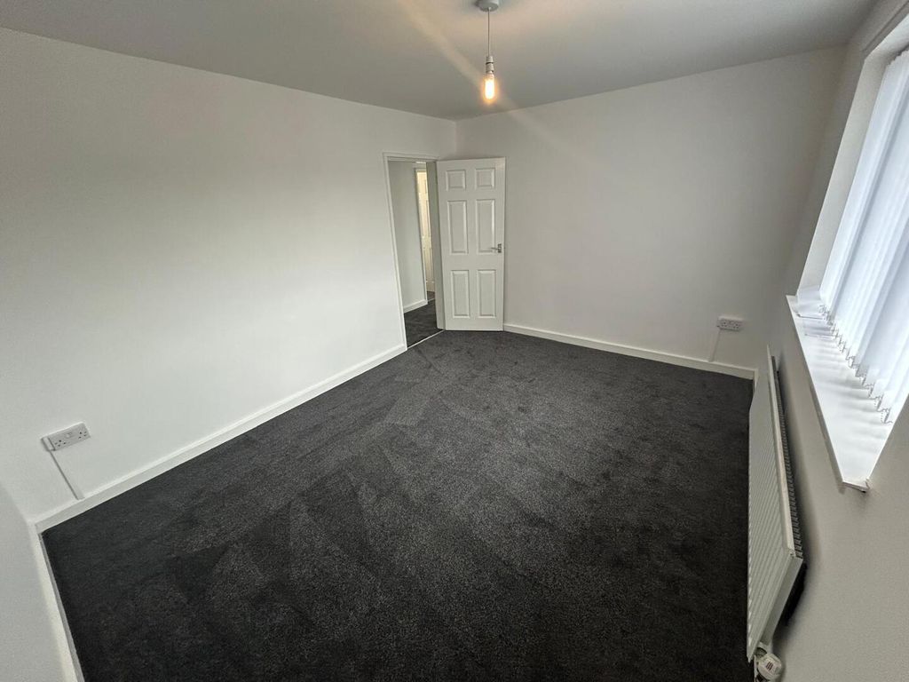 Property photo 3 of 16 Bedroom