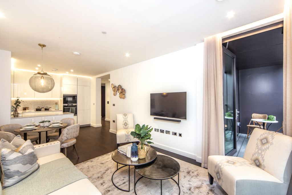 Property photo 2 of 8