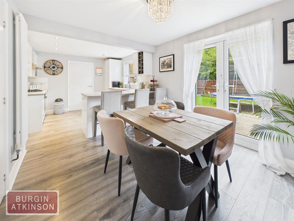 Property photo 3 of 38 Cam01619G0-Pr0169-Still032.Jpg