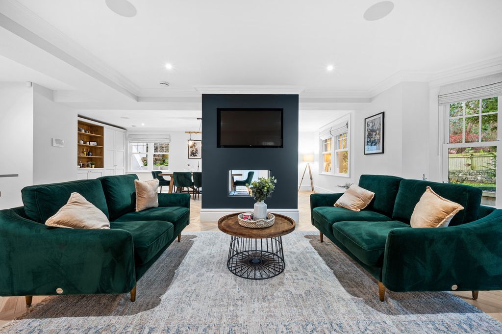 Property photo 3 of 50