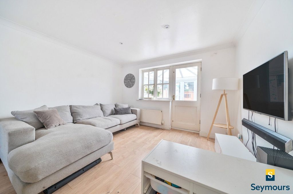 Property photo 2 of 19 Picture No. 30